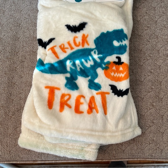 Happy Halloween Toddler Blanket 40 X 50 In - Picture 2 of 3